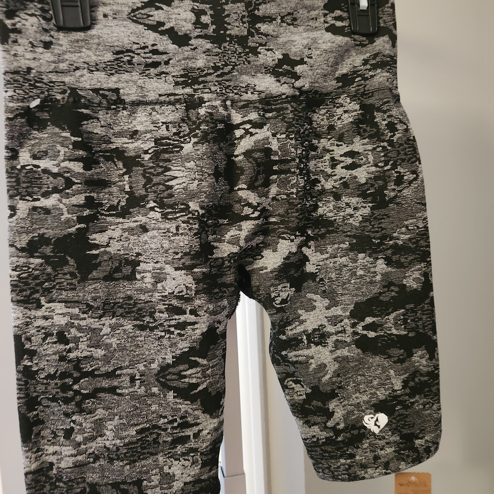 Women's Beat Black and Gray Biker Shorts